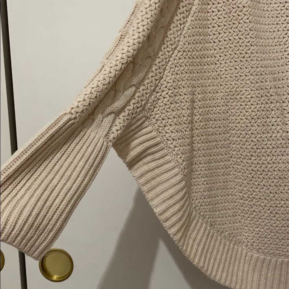 Capes - Picture 4 of 6